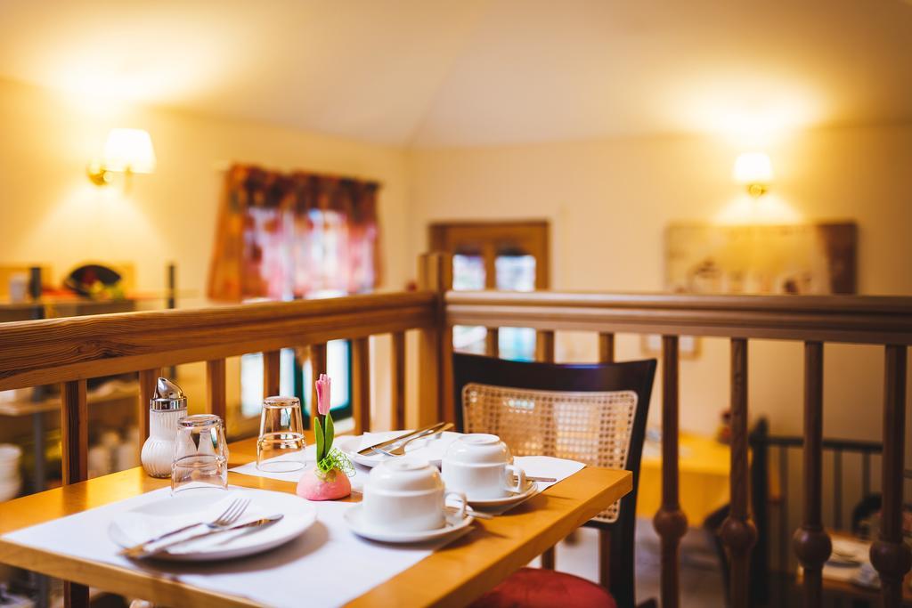 קרלובי וארי Hotel Maltezsky Kriz מראה חיצוני תמונה