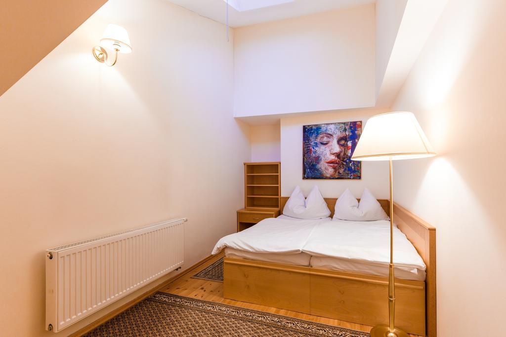 קרלובי וארי Hotel Maltezsky Kriz מראה חיצוני תמונה