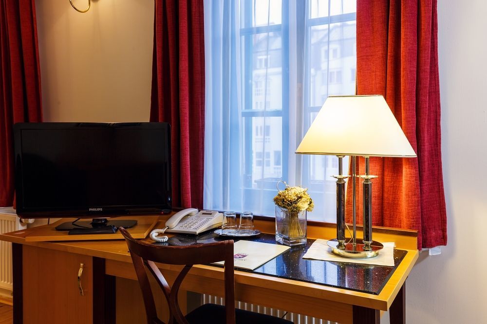 קרלובי וארי Hotel Maltezsky Kriz מראה חיצוני תמונה
